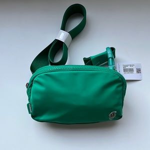 NWT LULULEMON Everywhere Belt Bag 1L - NEW Green - emerald ice